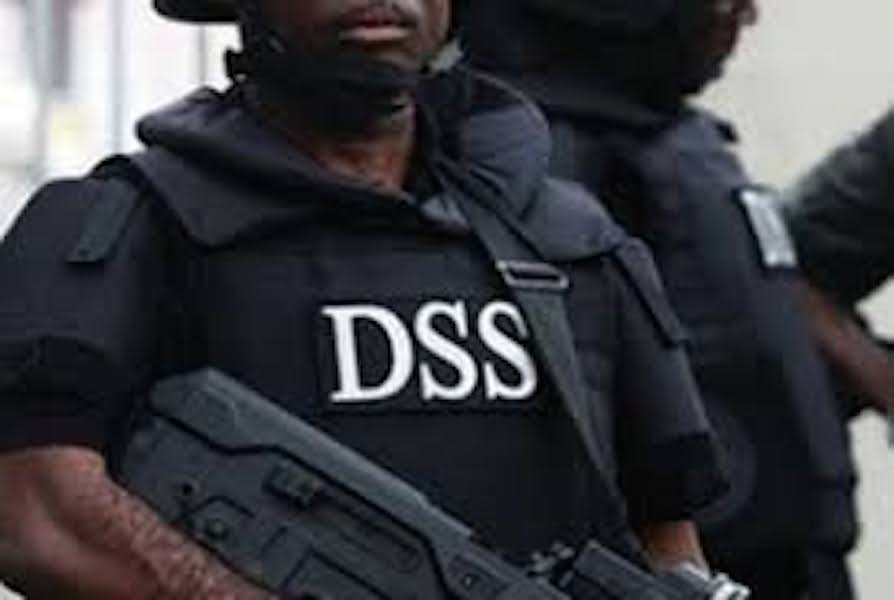 Soyinka, others protest as DSS moves Sowore to Abuja