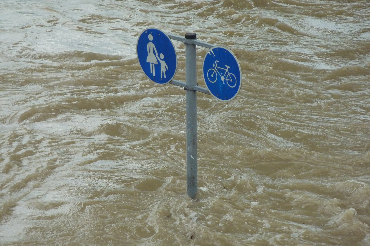 Floods: Lagos urges calm as heavy rains pound city