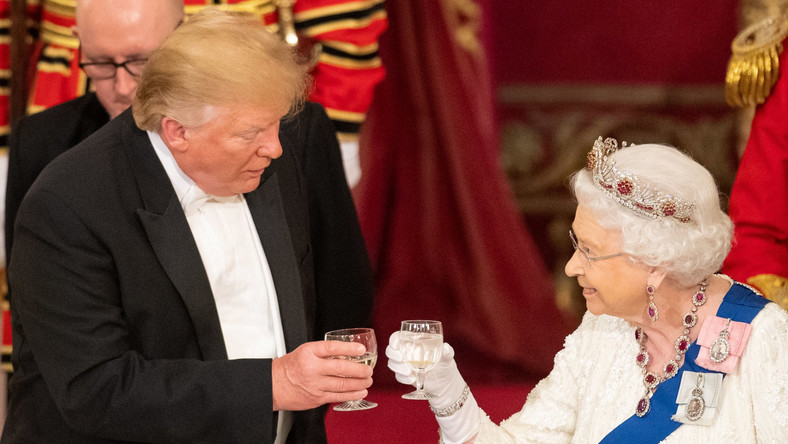 Trump forgets own gift to Queen