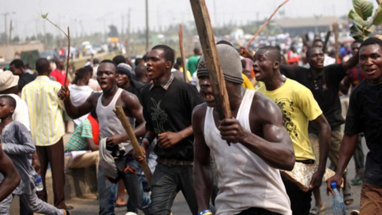 Thugs beat up Oshiomhole, 14 others