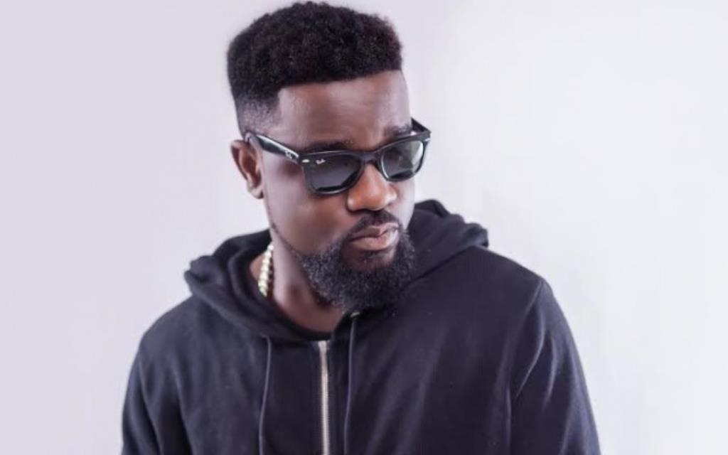 $200m new parliament: Sarkodie slams Ghanaian government