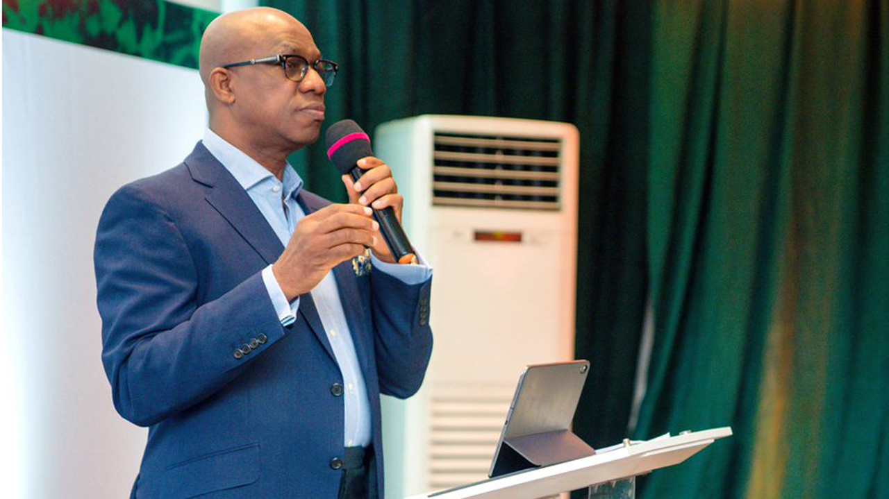 Dapo Offers Best Graduating Student Automatic Employment