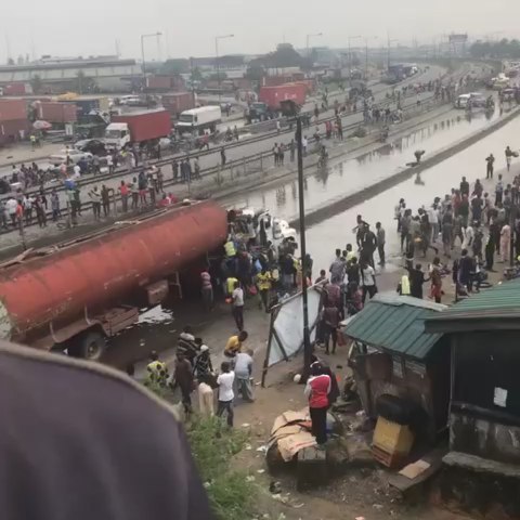 In Lagos: Hoodlums Attack Petrol Tanker, Scoop Fuel