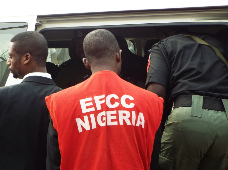 EFCC Detains 16 LG Chairmen For Fraud