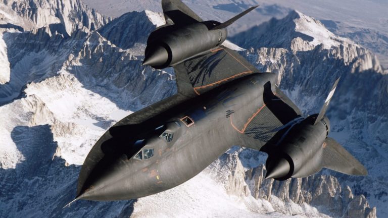 plane SR-71 Blackbird - World's Fastest Spy Plane