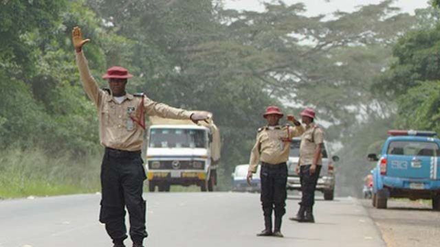 Nigerian Road Safety Officials Molesting A Civilian(Video)