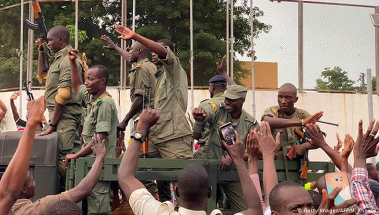 Mali’s ill-equipped army in spotlight after coup (1)
