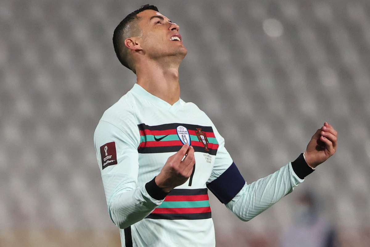 Angry Ronaldo Leaves Pitch Before Stoppage Time In Serbia Draw