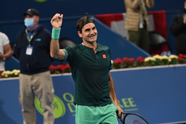 Federer Makes Winning Return After 13 Months Out