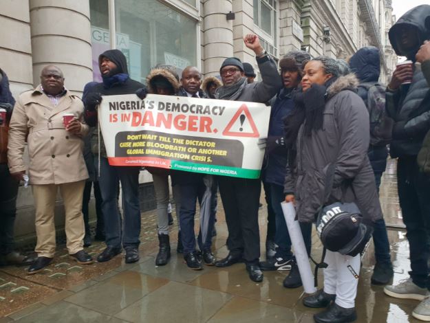 Nigerians In London Suspend Protest Against Buhari’s UK Trip