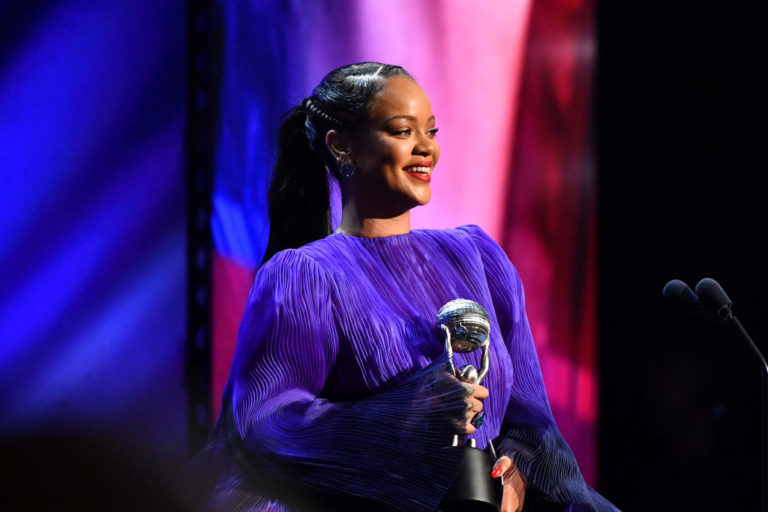 Rihanna Becomes A Billionaire, Now ‘Richest Female Musician’