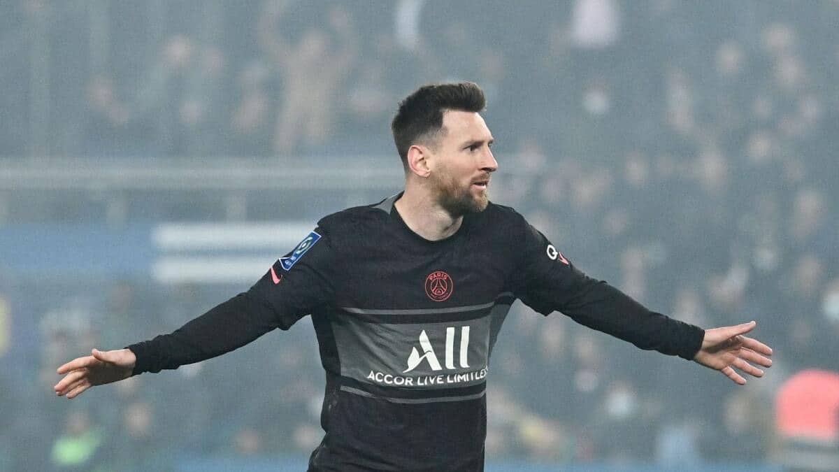 Messi Scores First Ligue 1 Goal As PSG Beat Nantes