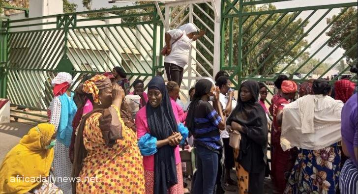 Nigerian Women Protest At NASS Gate Over Rejected Bills