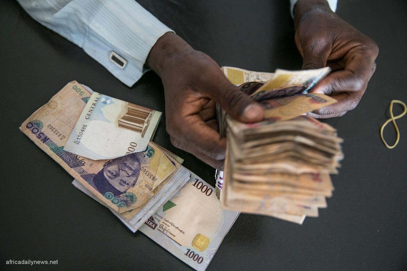 Naira Crashes Slightly Against United States Dollar