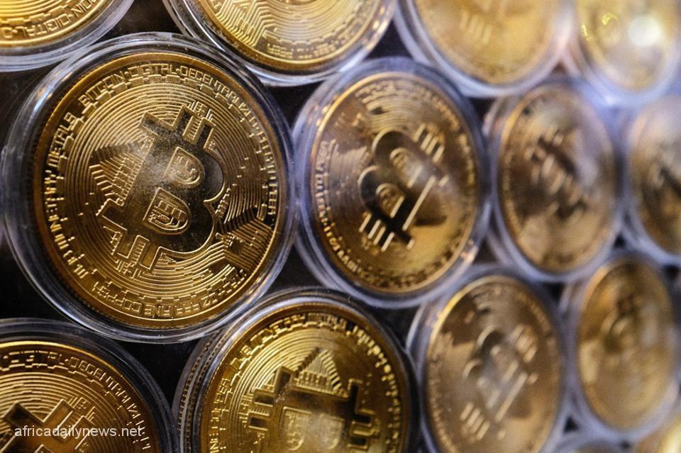 Panic As Bitcoin Falls Under $25,000, Lowest In 18 Months