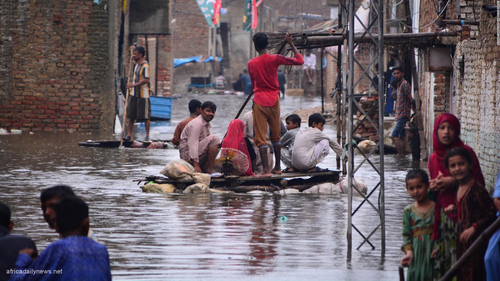 Monsoon Rains Over 900 Killed In Pakistan With 326, Children
