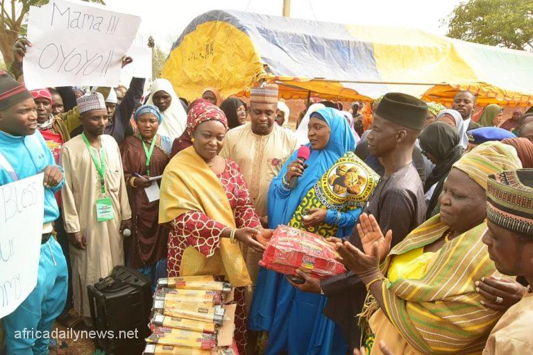 Vulnerable People In Gombe Gets Grains Courtesy Of Buhari