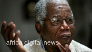 Chinua Achebe.jpg